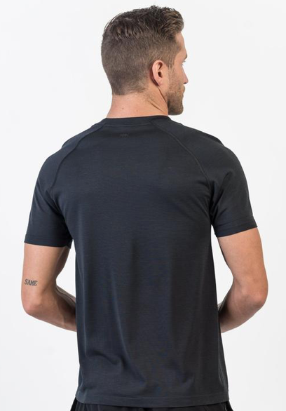 Rhone | Reign Tech Short Sleeve – CARBON